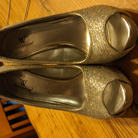 Shoes - Picture 2 of 3